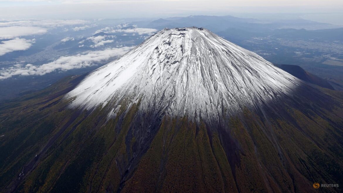 Japan’s Mount Fuji sees snow for first time this winter, 21 days later than usual Japan's Mount Fuji sees snow for first time this winter, 21 days later than usual