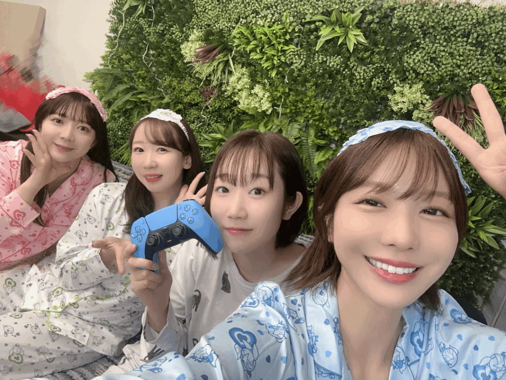 Team Y and Tadokoro Azusa from Their Collab Stream