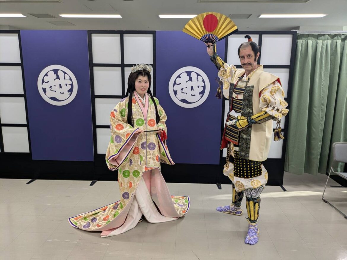A samurai-loving radio host prepares to become Oda Nobunaga for a day