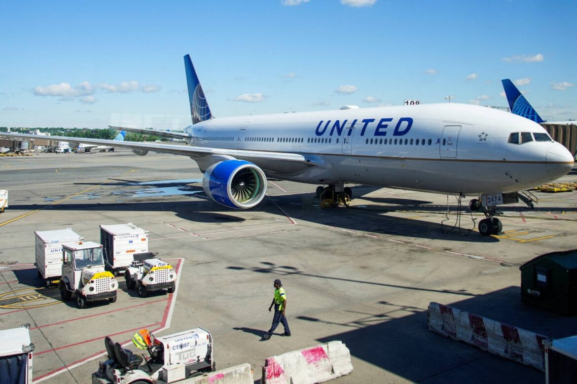 United sees resilient demand as premium travel drives profit United sees resilient demand as premium travel drives profit