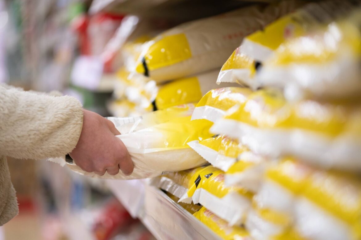 Average price of rice in Japan falls for fourth straight week Average price of rice in Japan falls for fourth straight week