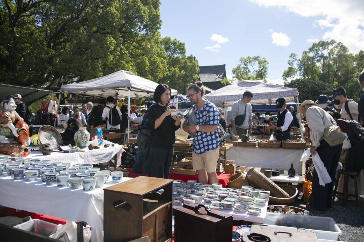 Japan pushes reuse market as new consumption model