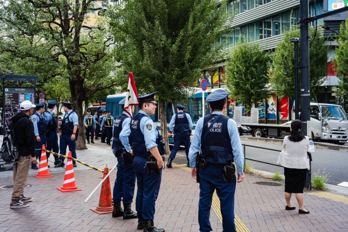 Tokyo police deploy 18,000 officers for Trump’s visit Tokyo police deploy 18,000 officers for Trump’s visit