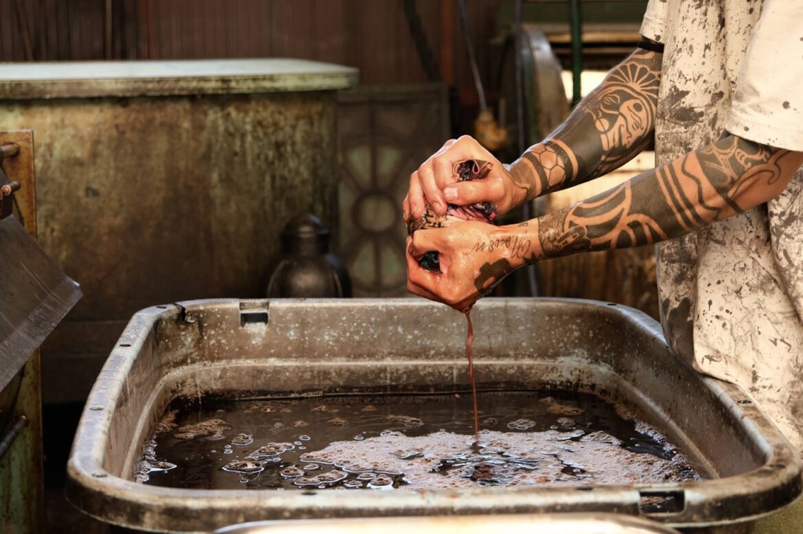 Sun-dried and sustainable, Japan’s persimmon dye lives on Sun-dried and sustainable, Japan’s persimmon dye lives on