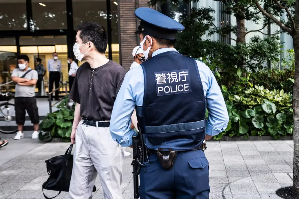 Man arrested near US embassy in Tokyo after knife incident with police officer Man arrested near US embassy in Tokyo after knife incident with police officer