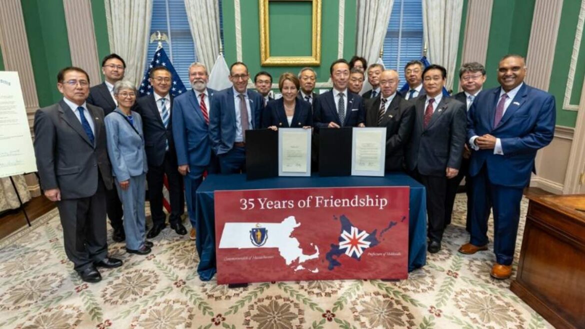 Gov. Healey Proclaims Oct. 22 ‘Hokkaido Day’ Gov. Healey Proclaims Oct. 22 'Hokkaido Day'