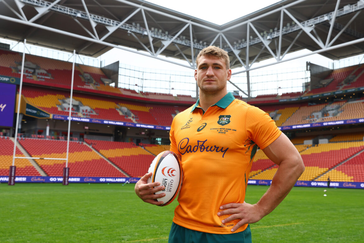 Champion de Crespigny to skipper Wallabies in Tokyo horizontal white