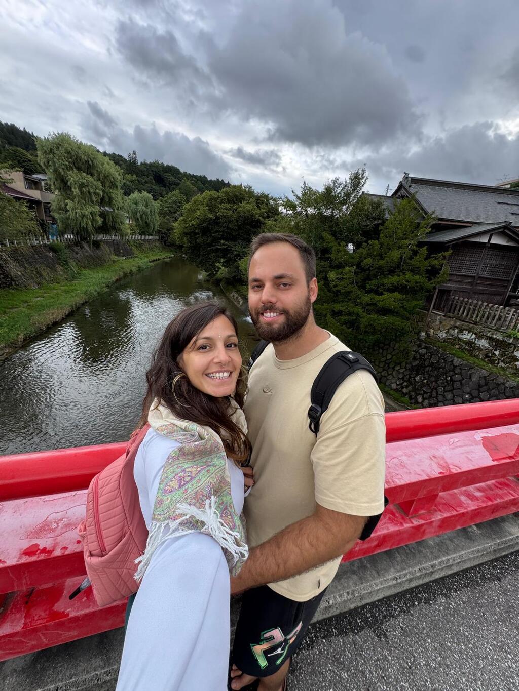 Shelly Tal and her husband in Japan  (Photo: Courtesy)  רגע נדיר של נחת עם בן הזוג
