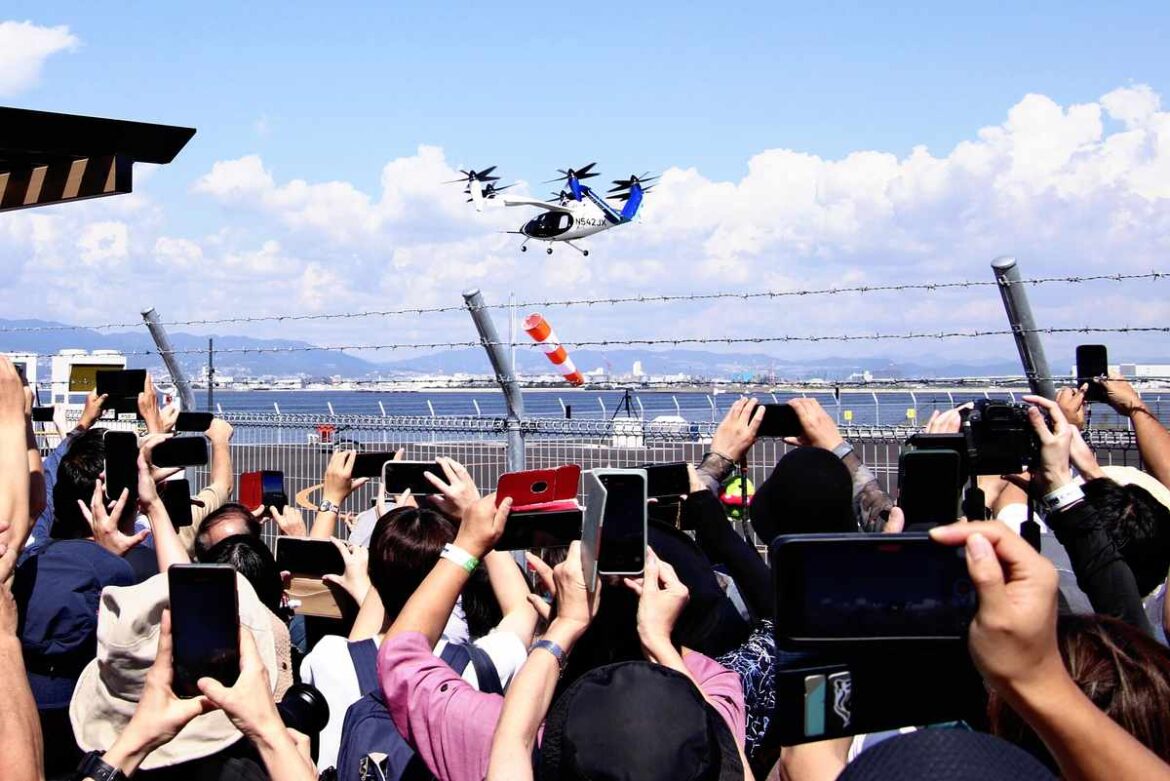 Test Flight of ‘Flying Car’ Unveiled to Public at Osaka Expo; ANA Plans to Launch ‘Air Taxi’ Service from FY27