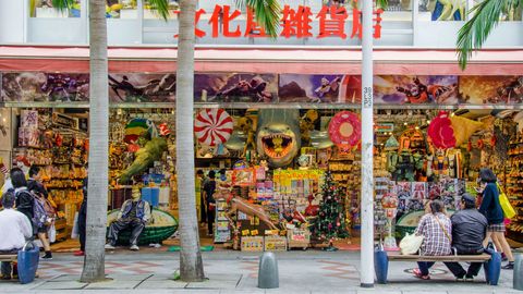 Souvenir Shopping in Japan? Don’t Miss These Winter Must-Buys