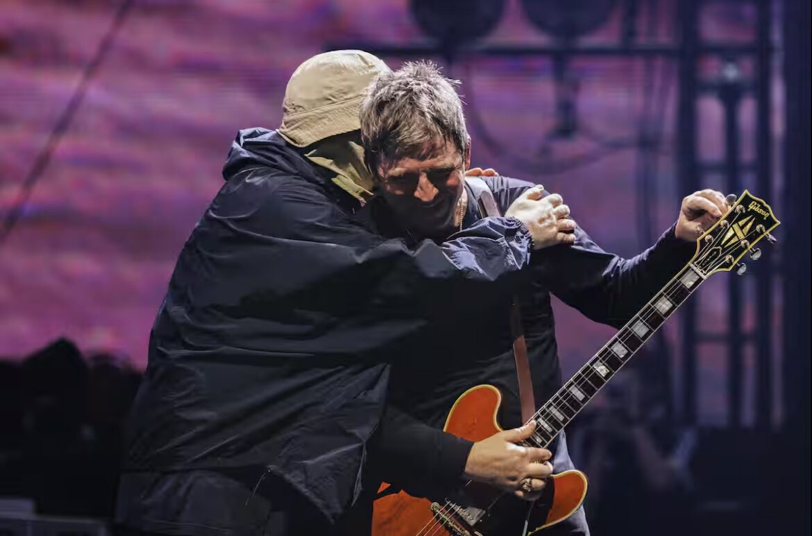 Oasis Live in Tokyo for First Time in 16 Years Oasis live