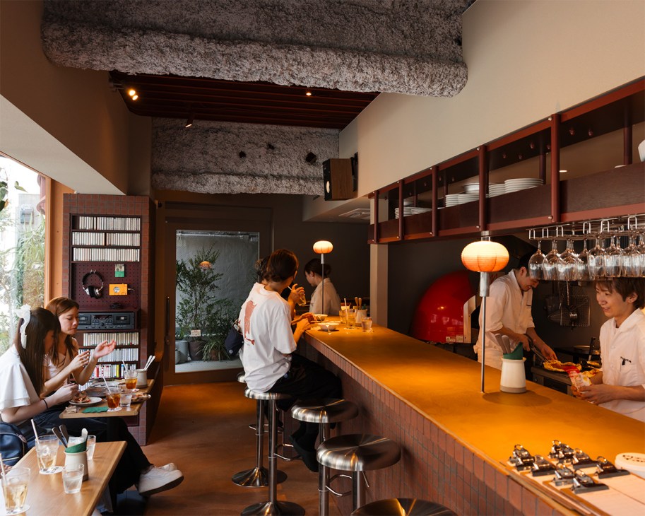 Pizza Tane interior