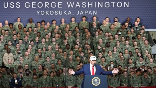 Donald Trump speaks aboard the aircraft carrier USS George Washington, during his visit to the U.S. Navy's Yokosuka base, in Yokosuka, Japan, October 28, 2025. REUTERS/Kim Kyung-Hoon(REUTERS)