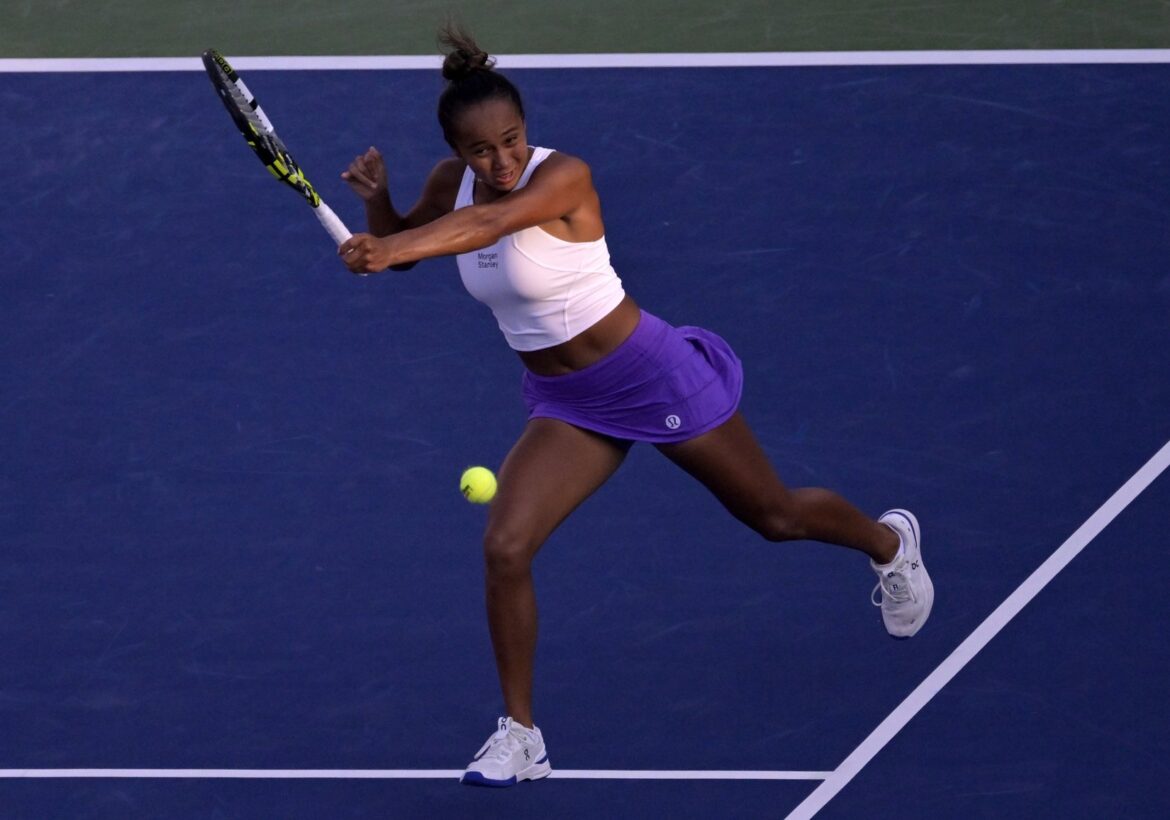 WTA Tokyo Day 2 Predictions Including Fernandez vs Sakkari