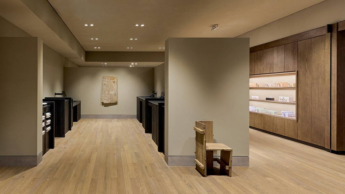 Tienda de Zara en el 1-9-1 Shinsaibashi del distrito Chūō-ku de Osaka (Japón). Tienda de Zara en el 1-9-1 Shinsaibashi del distrito Chūō-ku de Osaka (Japón).