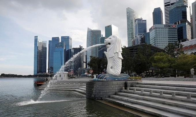 A water feature is seen in the Merlion Park along Marina Bay in Singapore, March 26, 2020. Photo by Reuters