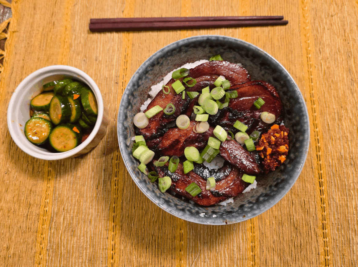Very rough and ready Butadon with cucumber tsukemono (pseudo-asazuke) Very rough and ready Butadon with cucumber tsukemono (pseudo-asazuke)