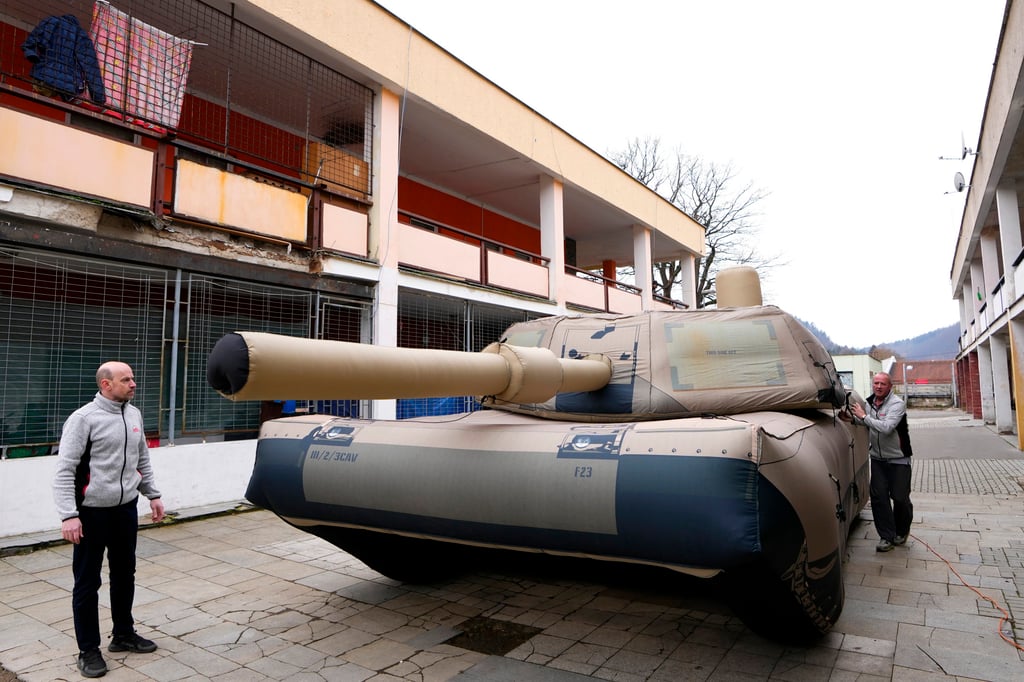 An inflatable decoy of an Abrams tank in Decin, the Czech Republic, in 2023. Czech company Inflatech has made a wide range of replicas of heavy arms. Photo: AP