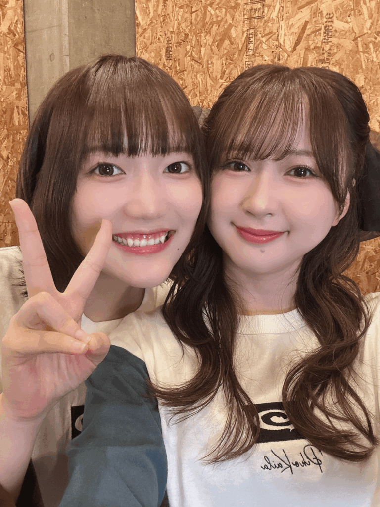 Hishikawa Hana and Takayanagi Tomoyo from Tomo Sureba・・・!?