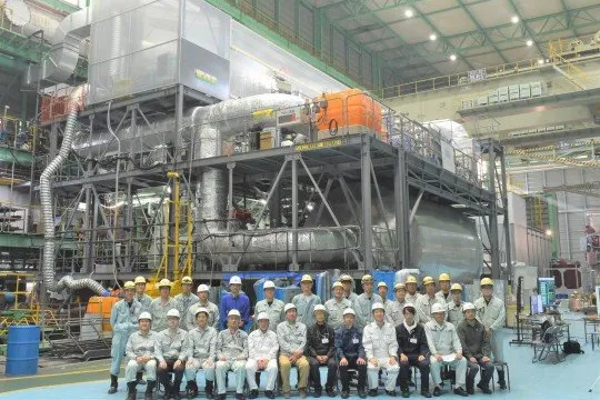 Japan Engine Corp (J-Eng) has been working on hydrogen and ammonia-fuelled engines. It will begin trials on a two-stroke hydrogen engine in 2026, while its two-stroke ammonia engine (pictured) is about to be delivered to a shipyard.