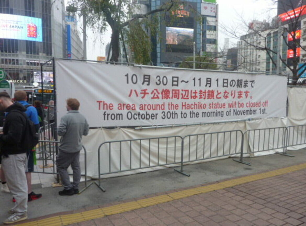 Tokyo’s Shibuya, Shinjuku brace for Halloween crowd Tokyo's Shibuya, Shinjuku brace for Halloween crowd