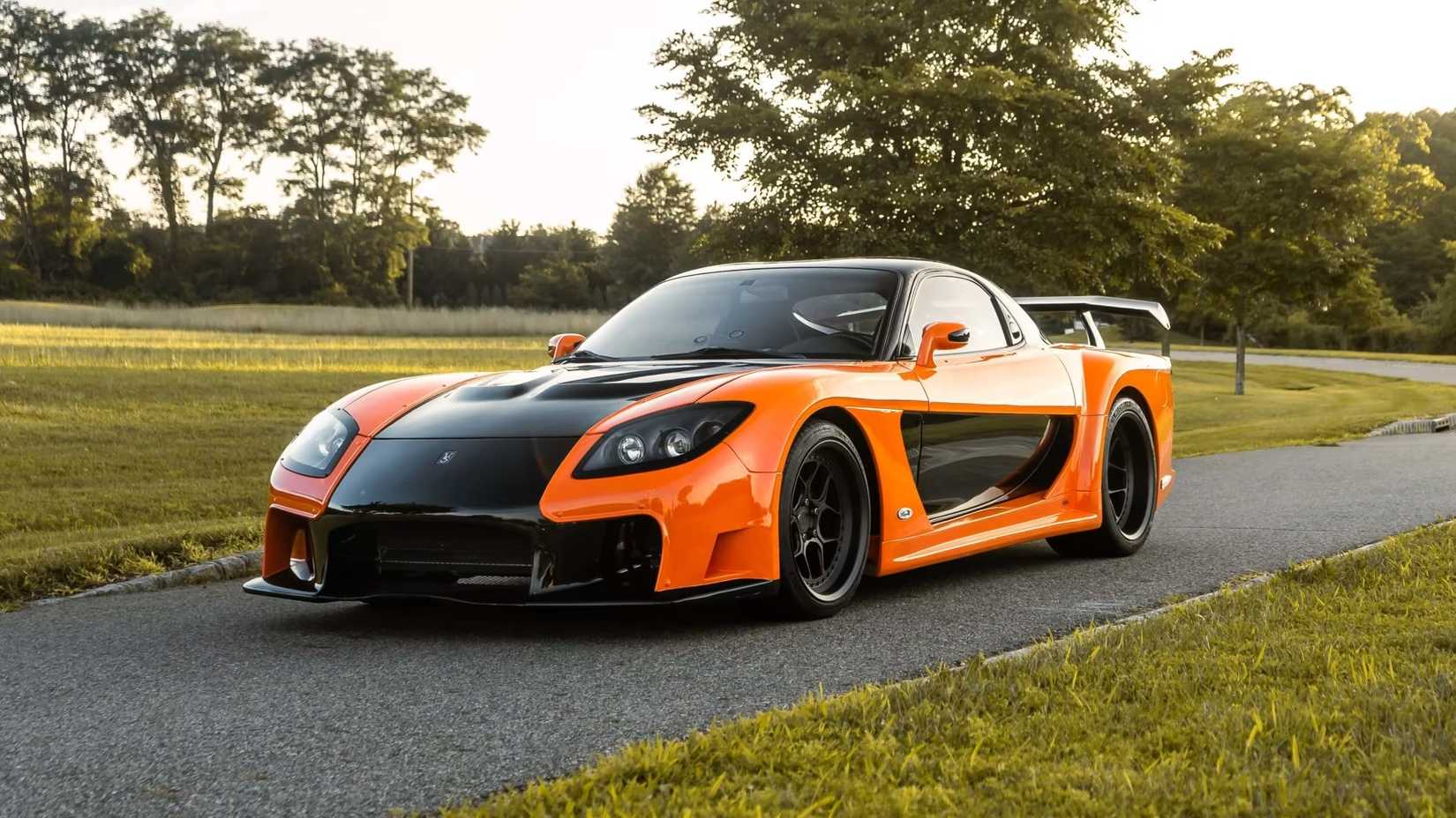 Mazdar RX-7 VeilSide Custom Auction - 01
