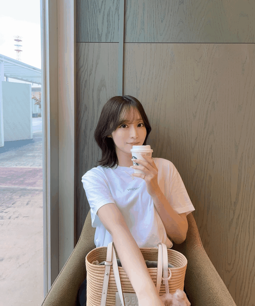 Ishitobi Erika: 🐈🩶