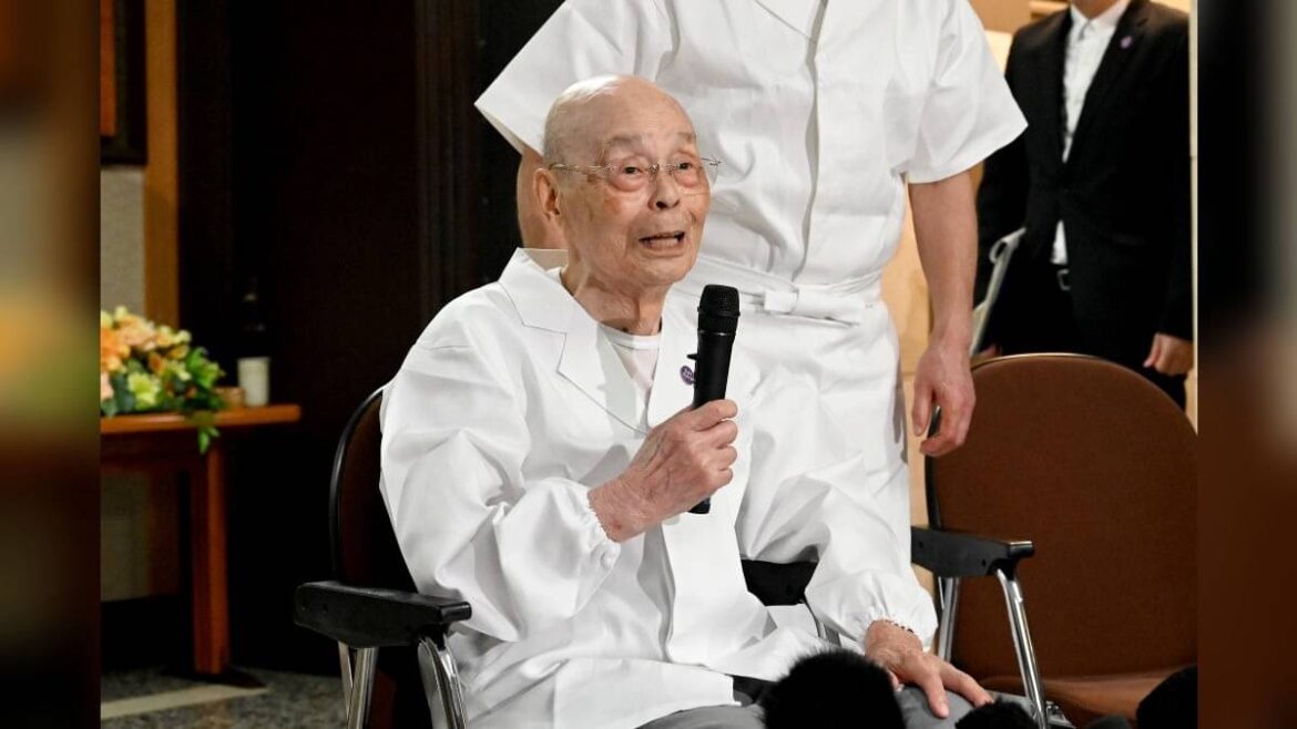 Meet 100-Year-Old Japanese Sushi Legend Jiro Ono, World’s Oldest Michelin-Star Chef Meet 100-Year-Old Japanese Sushi Legend Jiro Ono, World’s Oldest Michelin-Star Chef