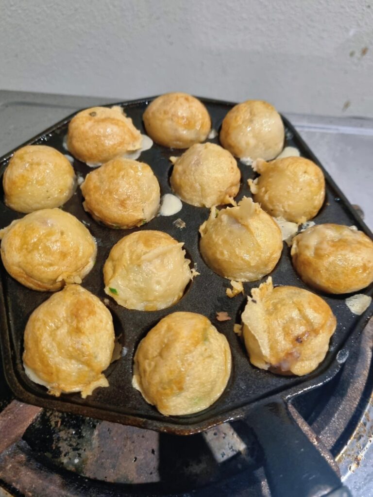 Bought a takoyaki pan and made takoyakis 🐙