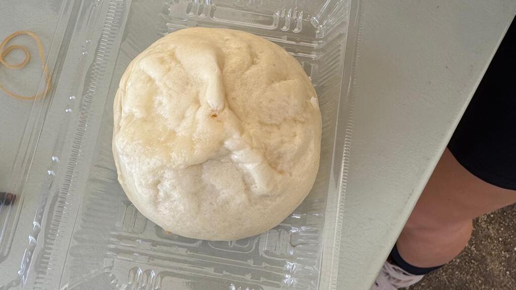 'A bun that tastes like nothing'  (Photo: Shelly Tal)  "באן בטעם של כלום"