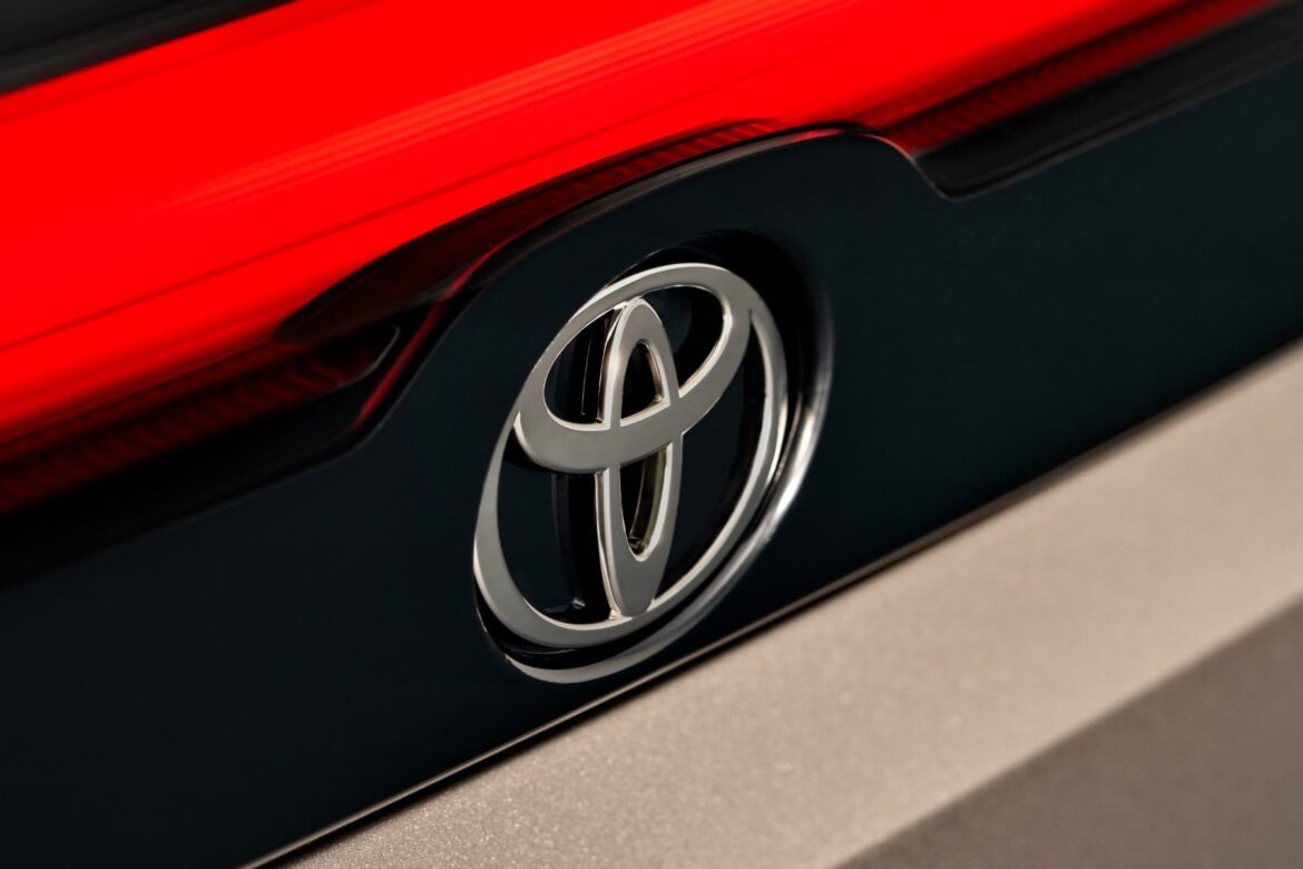 Toyota to expand fast charging at Japanese dealerships