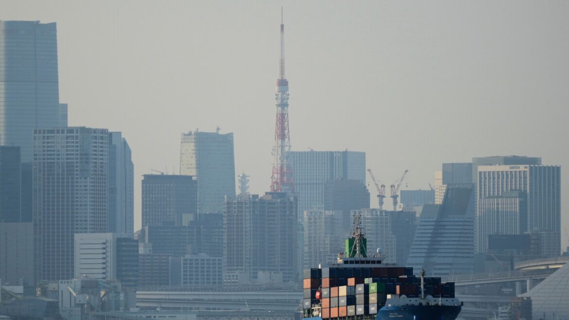 Japan’s exports and imports grow in September despite Trump’s tariffs Japan's exports and imports grow in September despite Trump's tariffs