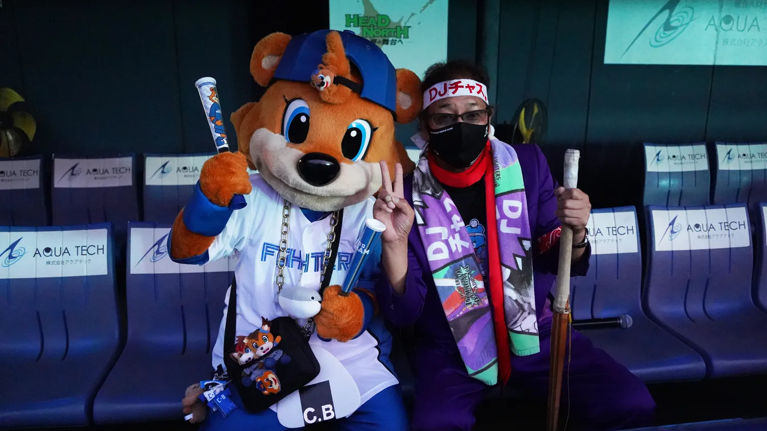 (Right) Nobuhiro Nakahara, also known as 