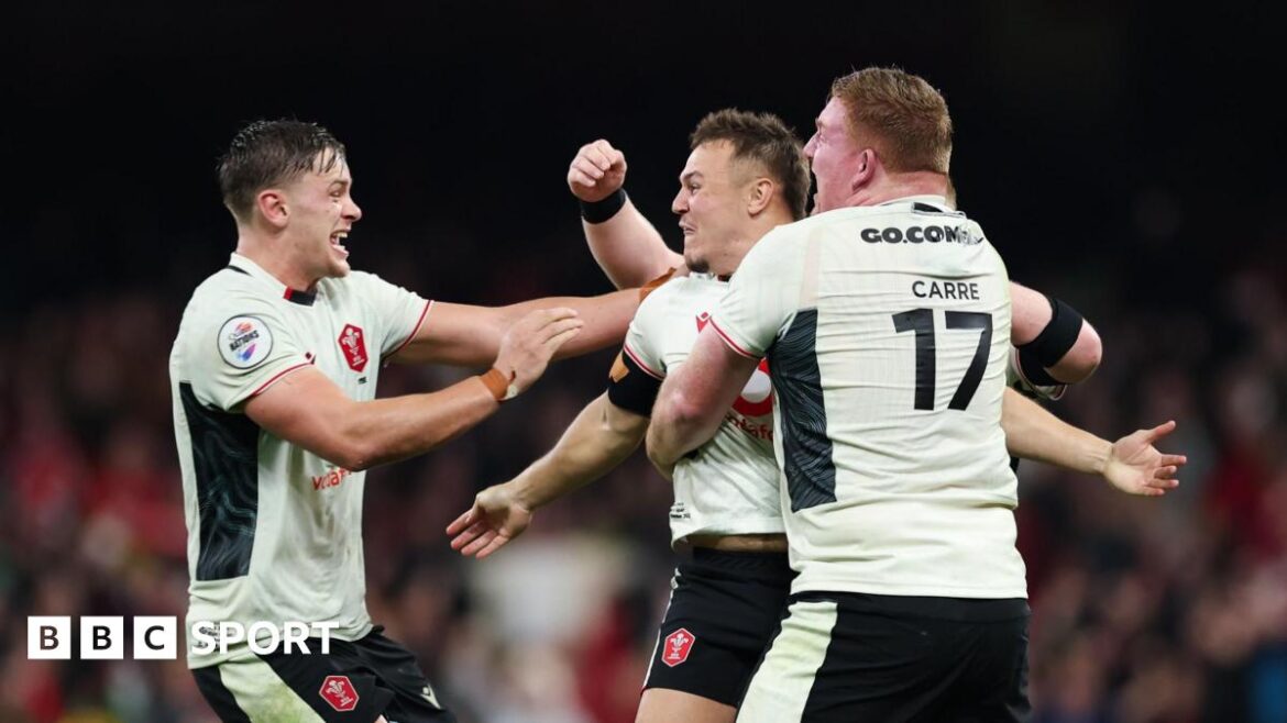 Wales 24-23 Japan: Reaction as late penalty clinches victory for hosts Wales 24-23 Japan: Reaction as late penalty clinches victory for hosts