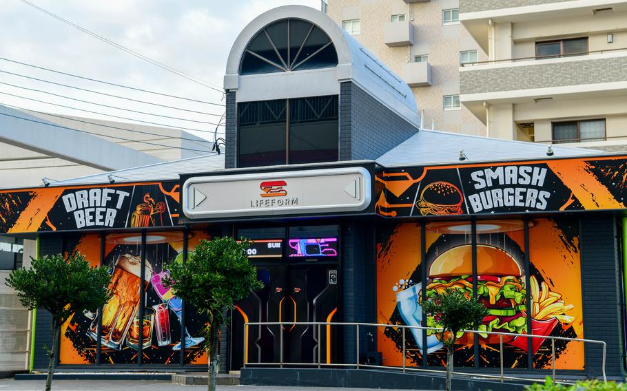 The owner of Lifeform, a burger restaurant in Chatan, Okinawa, is planning a second location in Tokyo.