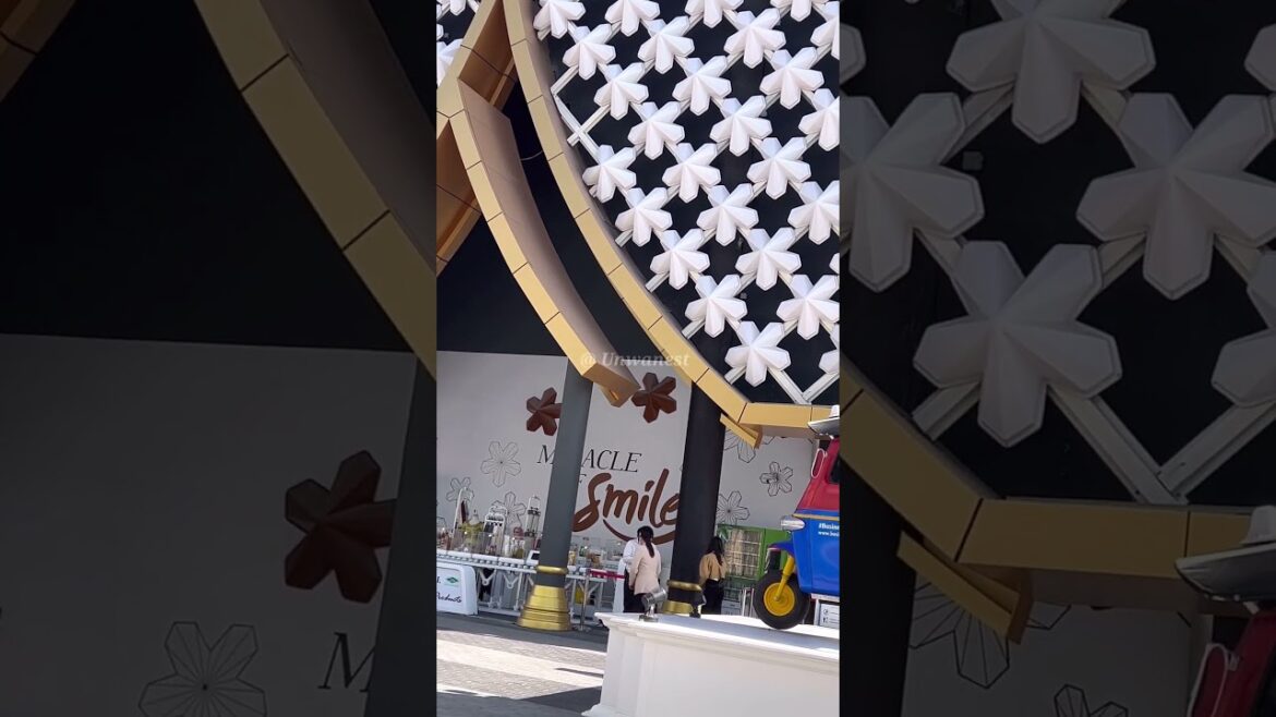 Miracle of Smiles, Thailand Pavilion | France Pavilion