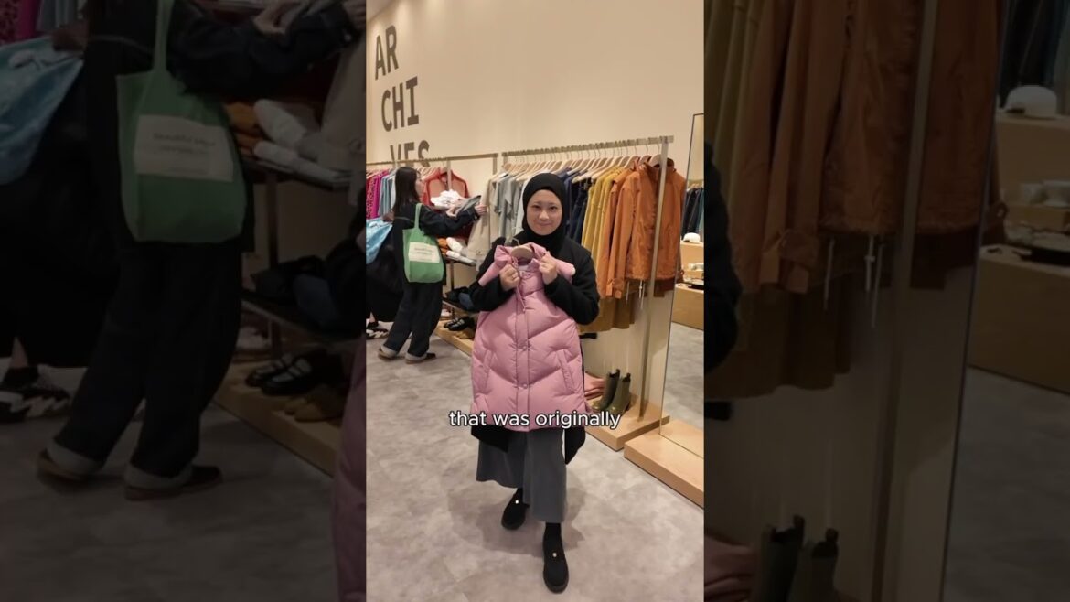 Shopping with massive discounts near Mt. Fuji!