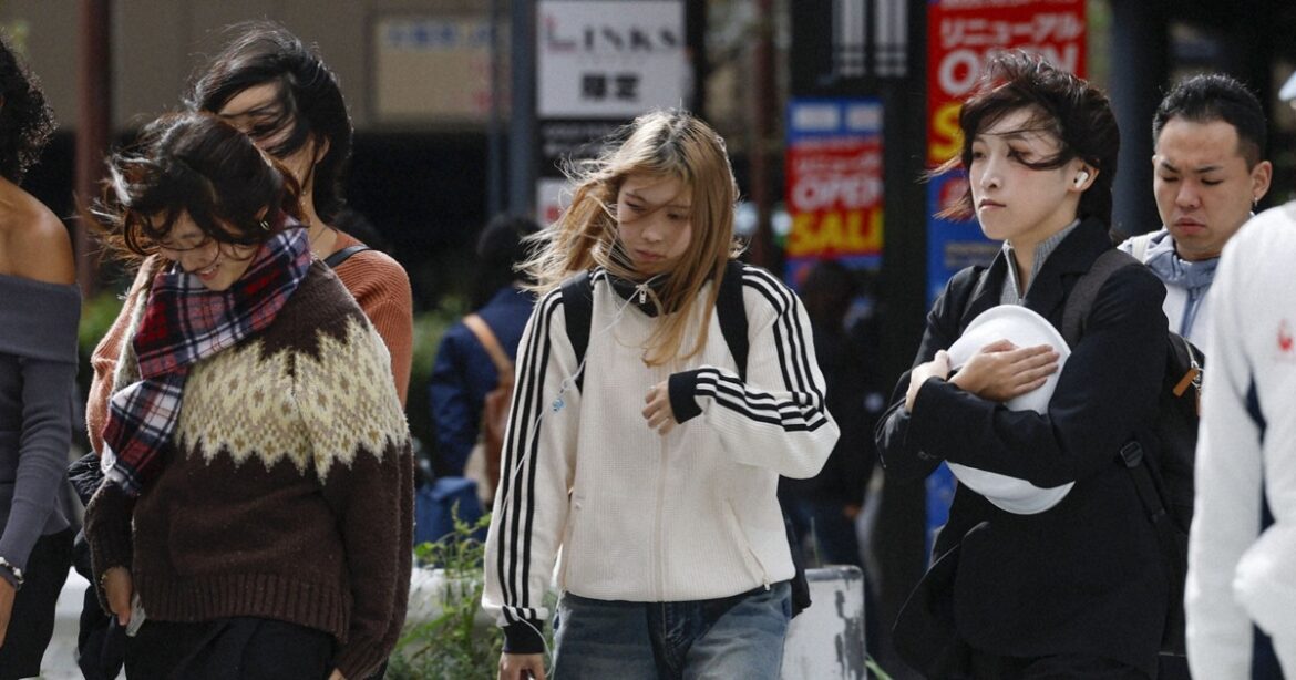 Tokyo, western Japan experience northerly winds signaling start of winter