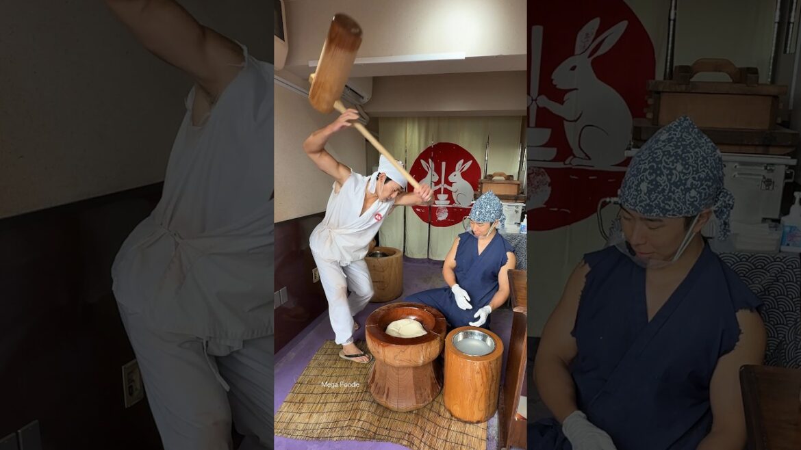 Amazing Mochi Pounding – Japanese Street Food Amazing Mochi Pounding - Japanese Street Food