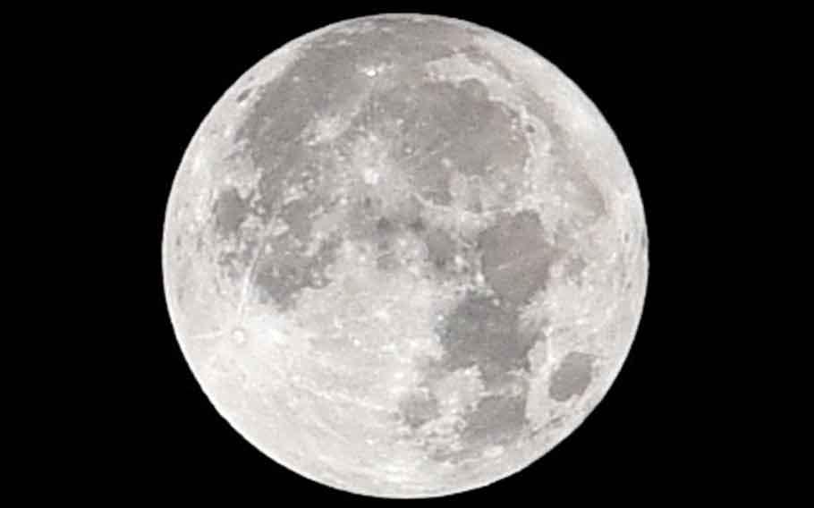 A full close-up photo of the full moon.