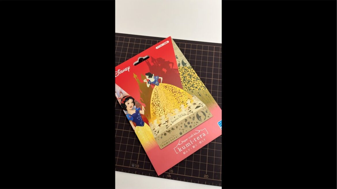 Disney Snow White Easy Paper Craft Kit Kumitera ディズニーの白雪姫 簡単ペーパークラフトキット クミテラ