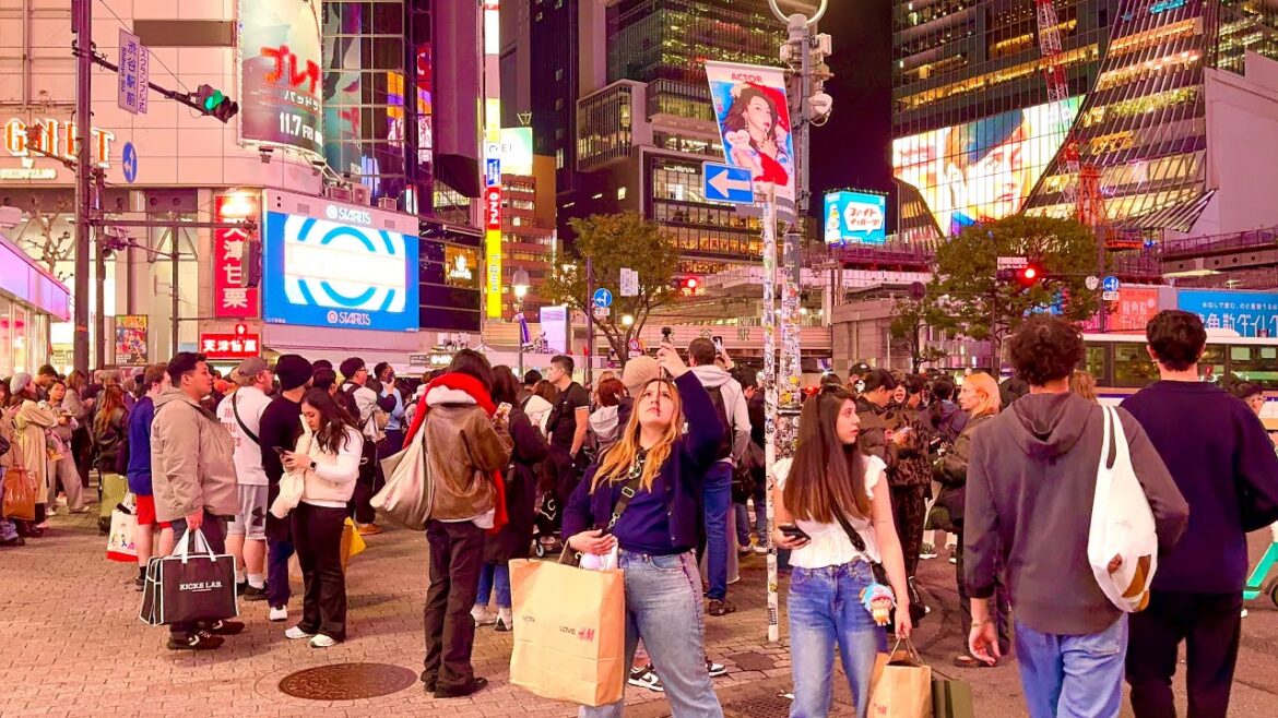4K Shibuya Evening Walking tour in Tokyo.  HDR View. Japan