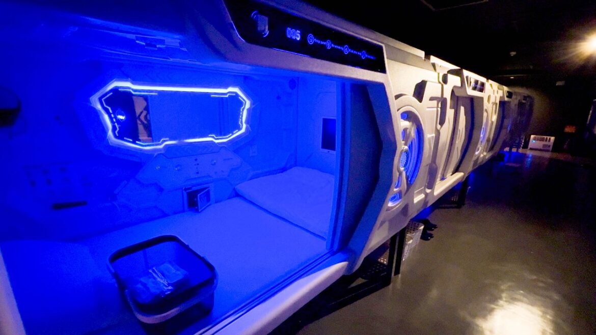 Sleeping at Galaxy Pod 🪐 A Unique Capsule Hotel in Japan 🚀