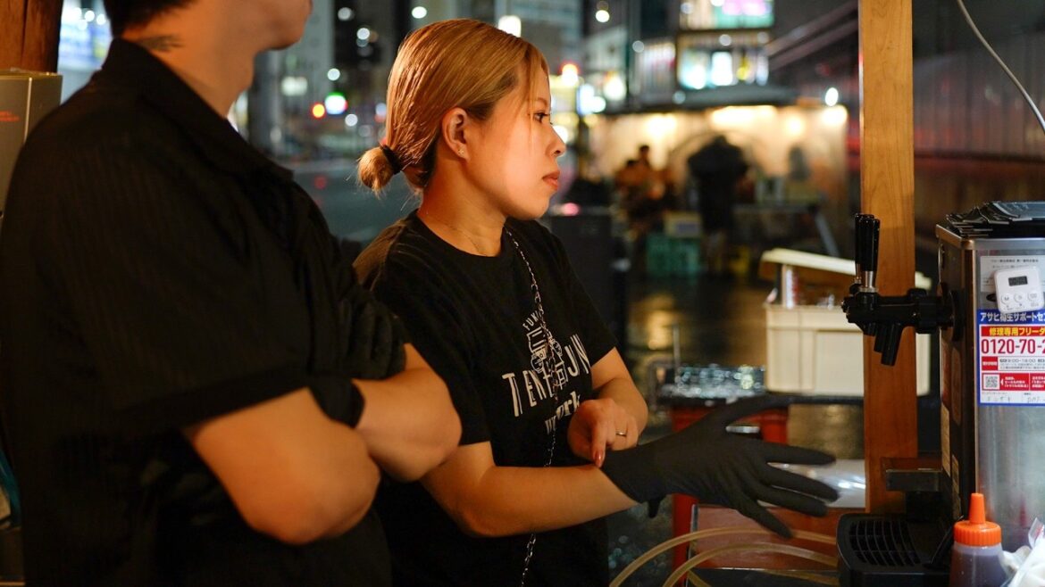 10月オープンの福岡屋台！倍率10倍の公募に合格！明るく元気な女性店主がオープンした話題の長浜屋台に密着 Japanese Yatai Street food stall Fukuoka Japan