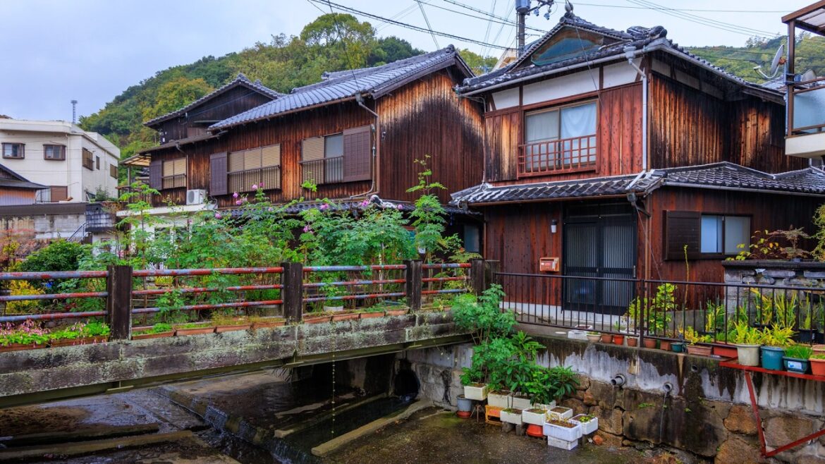 Village Alleys and Harbor Walk in the Rain | Awaji Island, Japan