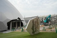 Demolition work is underway at the Electric Power Pavilion in Osaka's Konohana Ward, as seen on Nov. 13, 2025. (Mainichi/Takashi Murata)         