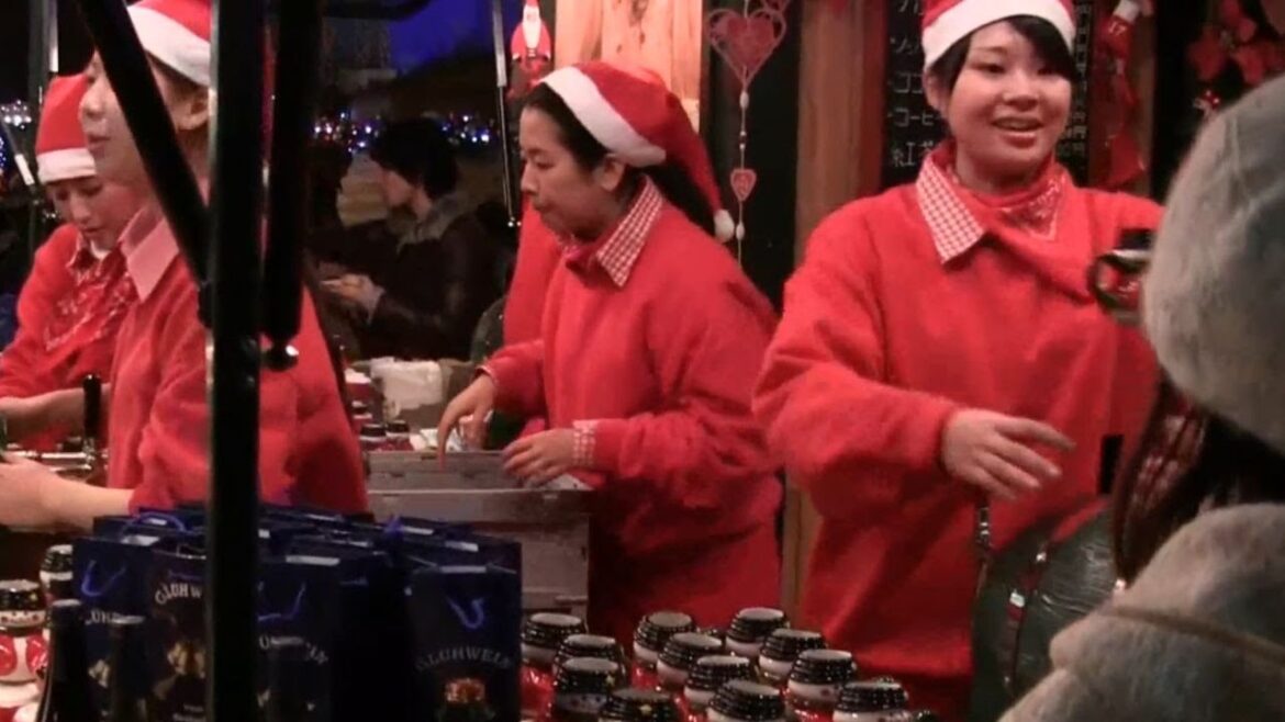 Umeda Christmas Market - Those were the Happy Days in Japan 【梅田クリスマスマーケット】