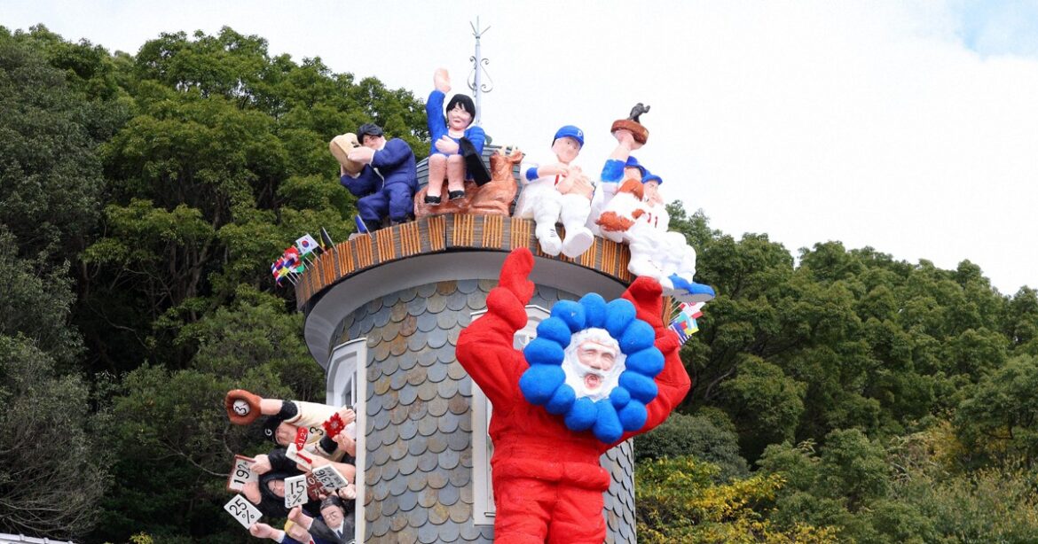 Historic Kobe residence reveals 'Myaku-Myaku Santa doll' among 2025 newsmaker decorations