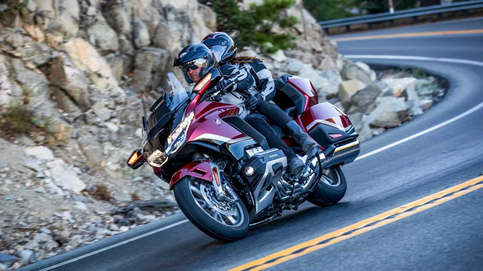 Honda Gold Wing Tour cornering