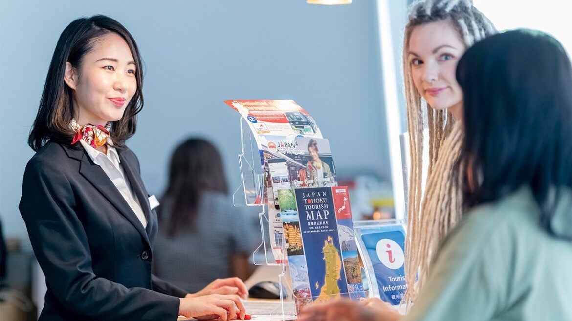 Japan’s Tourism Industry Faces Frontline Labor Shortage Japan’s Tourism Industry Faces Frontline Labor Shortage